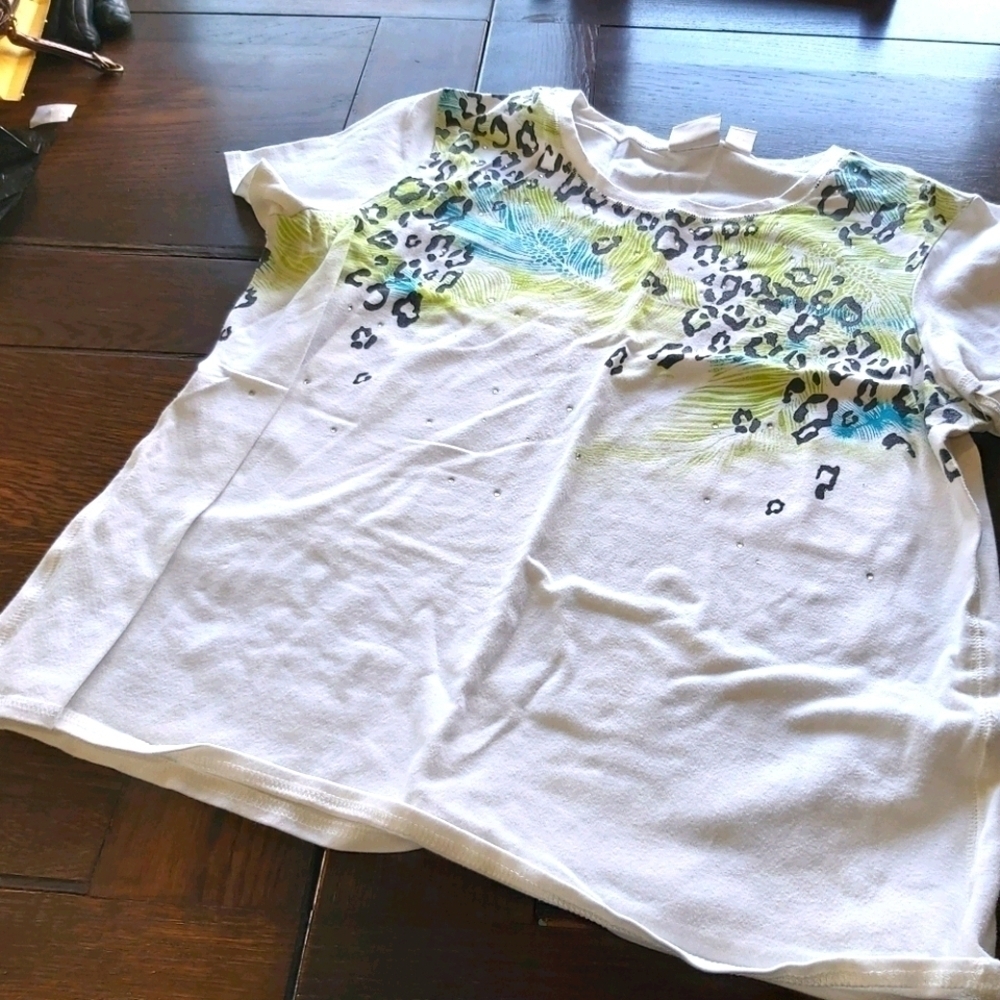 NEW*WEEKENDS TSHIRT/ B2